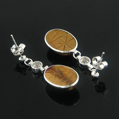 14K White Gold Diamond And Tiger Eye Scarab Earrings 0.25ct 4 14K White Gold Diamond And Tiger Eye Scarab Earrings 0.25ct - Image 2